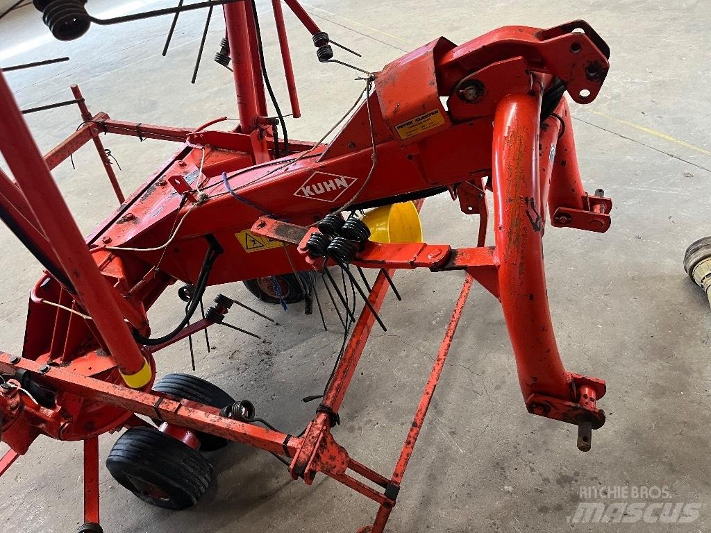Kuhn 8501 MH テッダー・テッダーレーキ
