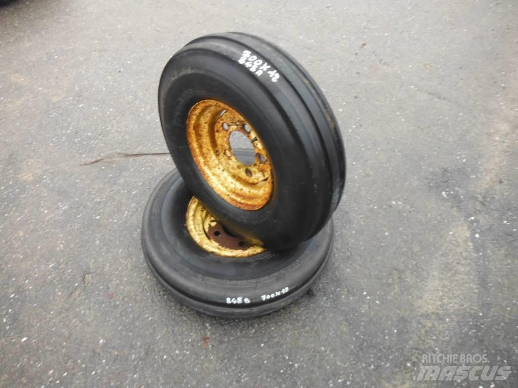 Dunlop 7.00X12 タイヤ、ホイル、リム