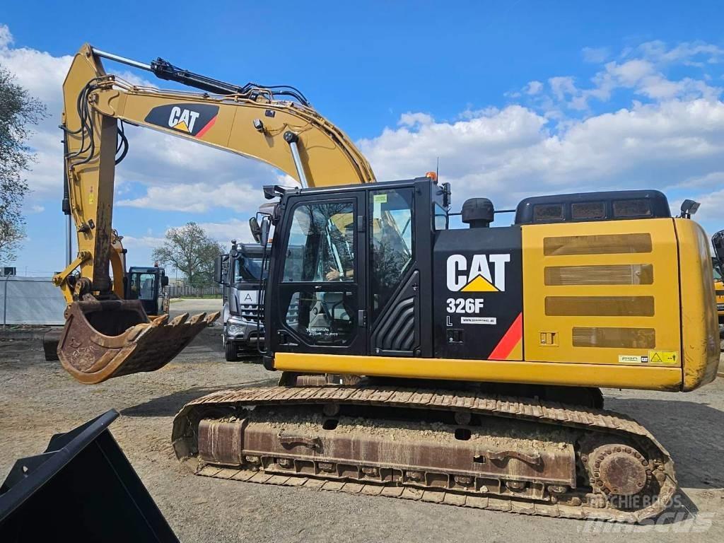 CAT 326 F L 大型油圧ショベル12t以上（パワーショベル・ユンボ）