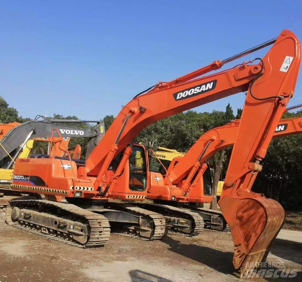 Doosan DH 220 大型油圧ショベル12t以上（パワーショベル・ユンボ）