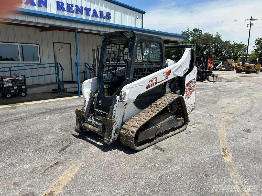 Bobcat T64 スキッドステアローダー