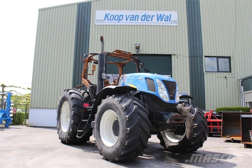 New Holland T7030 トラクター