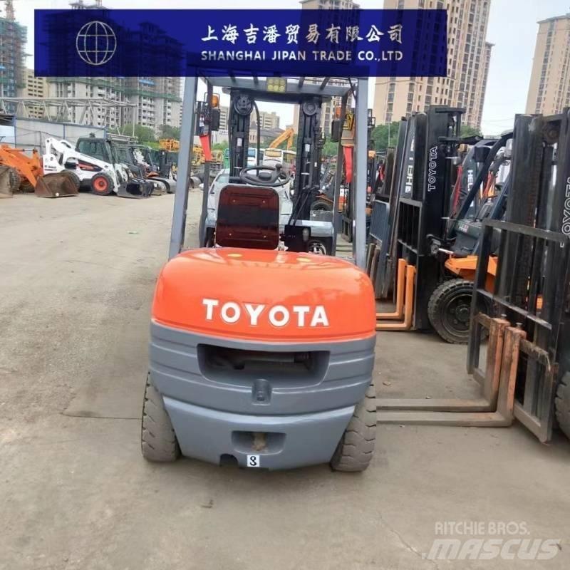 Toyota 6 F ディーゼル・軽油