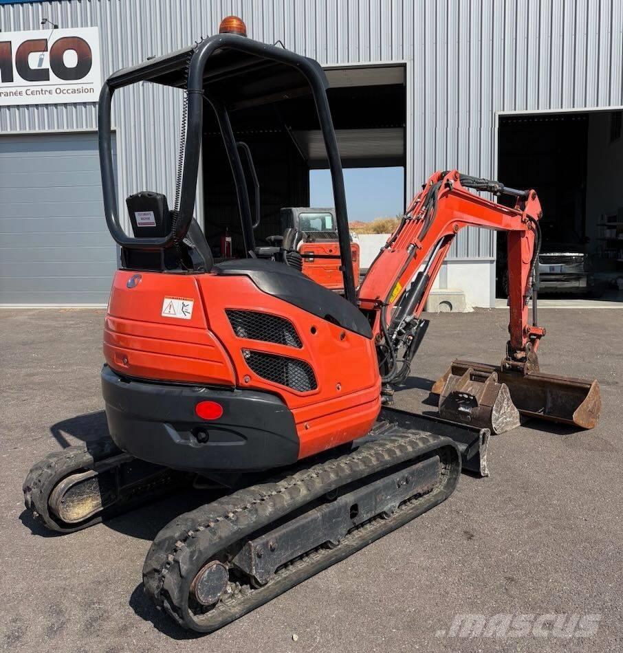 Kubota U 20-3 ミニ油圧ショベル 7t以下（ミニユンボ・ミニディガー）