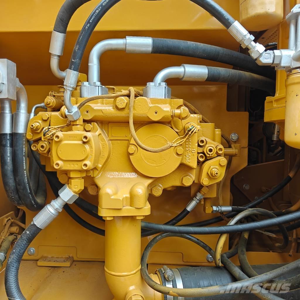 CAT 320 D 大型油圧ショベル12t以上（パワーショベル・ユンボ）