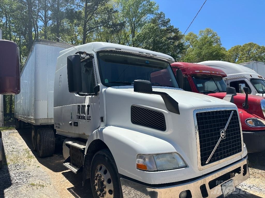 Volvo D11 ボックスボディー、ウイング、箱車