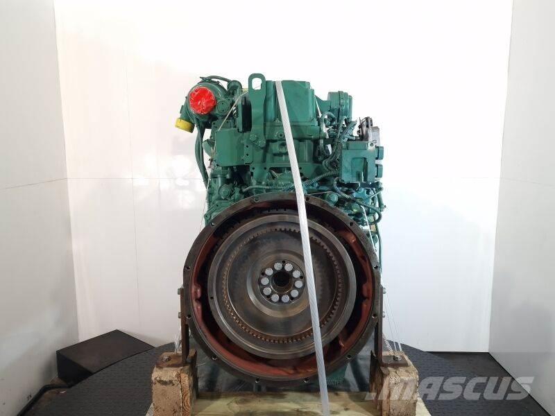 Volvo D8J エンジン