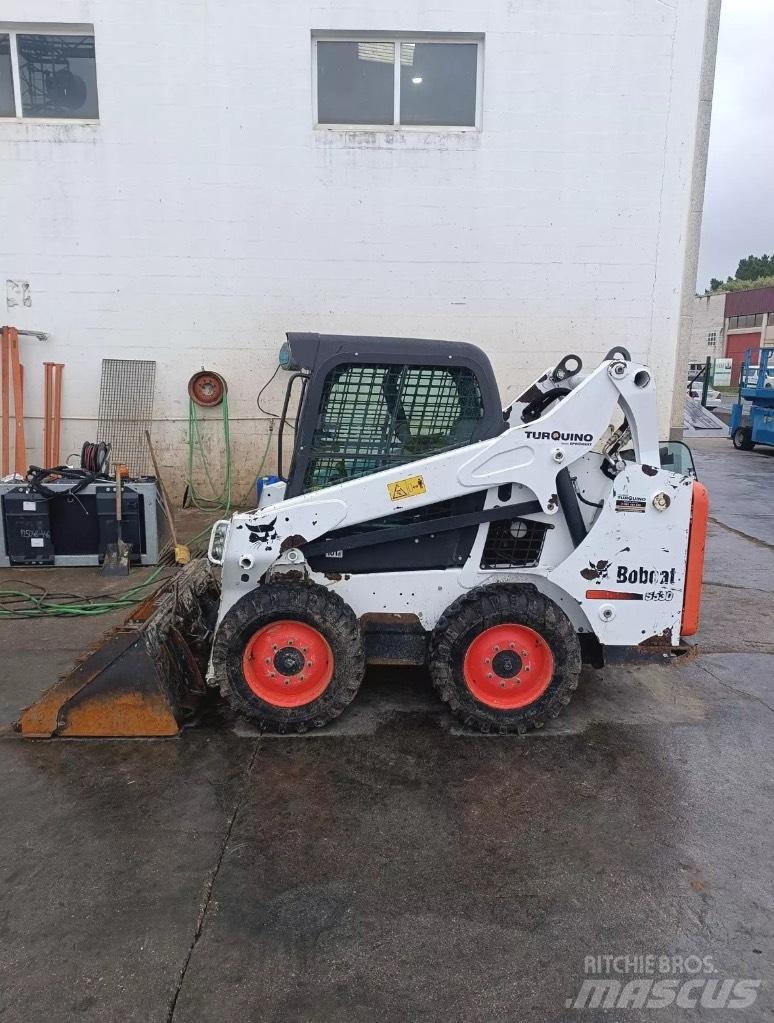 Bobcat S 530 スキッドステアローダー