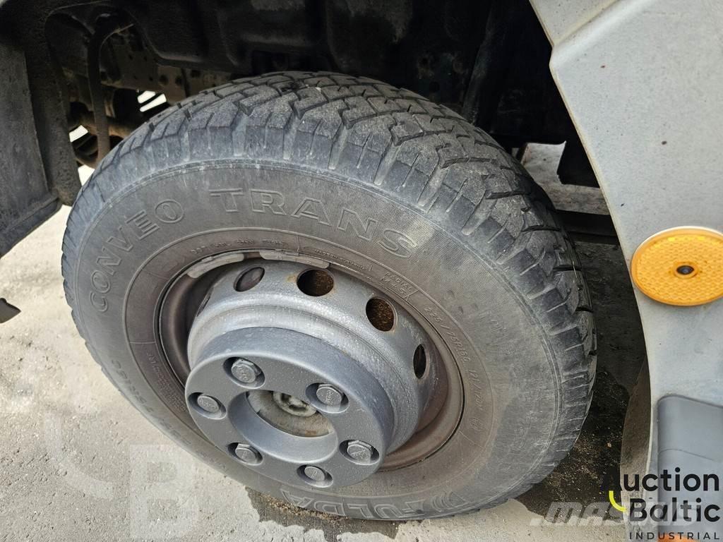 Iveco 75E14 レッカー車