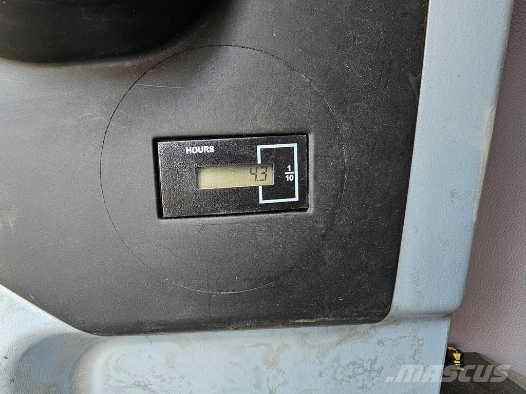 Hyundai R215L 大型油圧ショベル12t以上（パワーショベル・ユンボ）