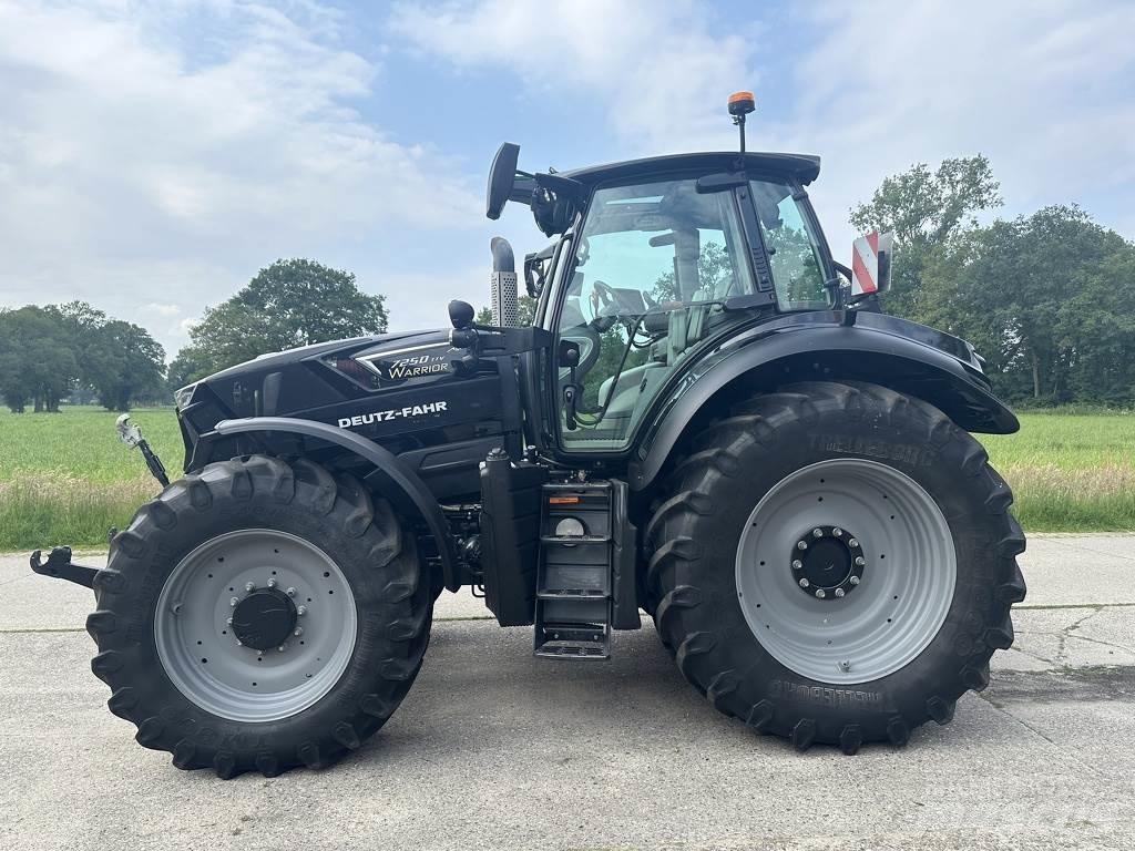 Deutz-Fahr 7250TTV トラクター
