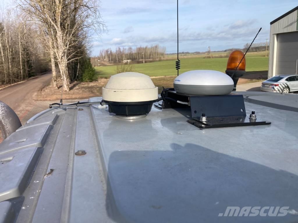 Amazone UX 4200 24 m 牽引型スプレイヤー