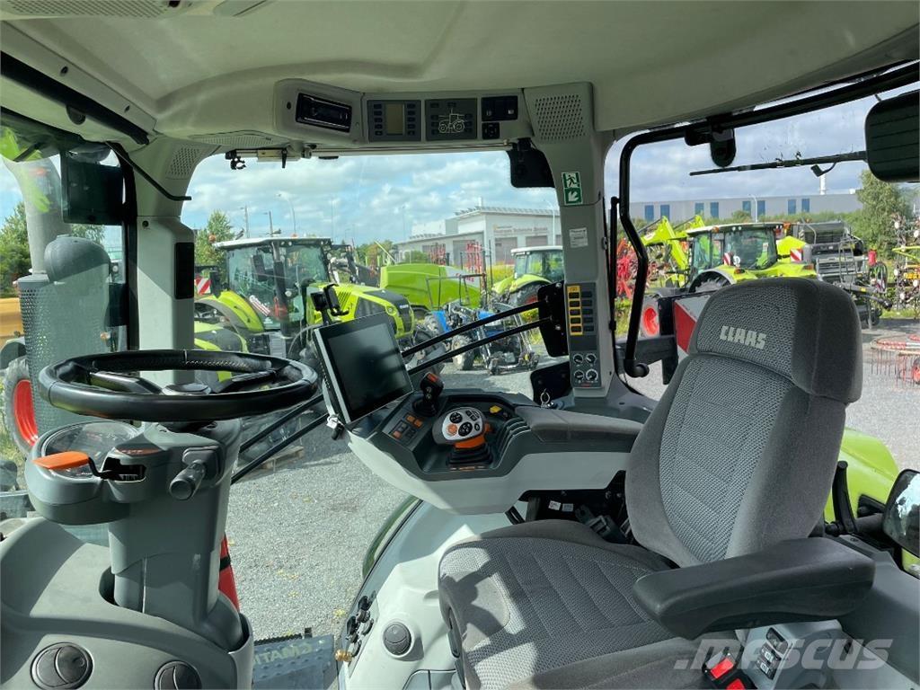 CLAAS Axion 810 CM トラクター