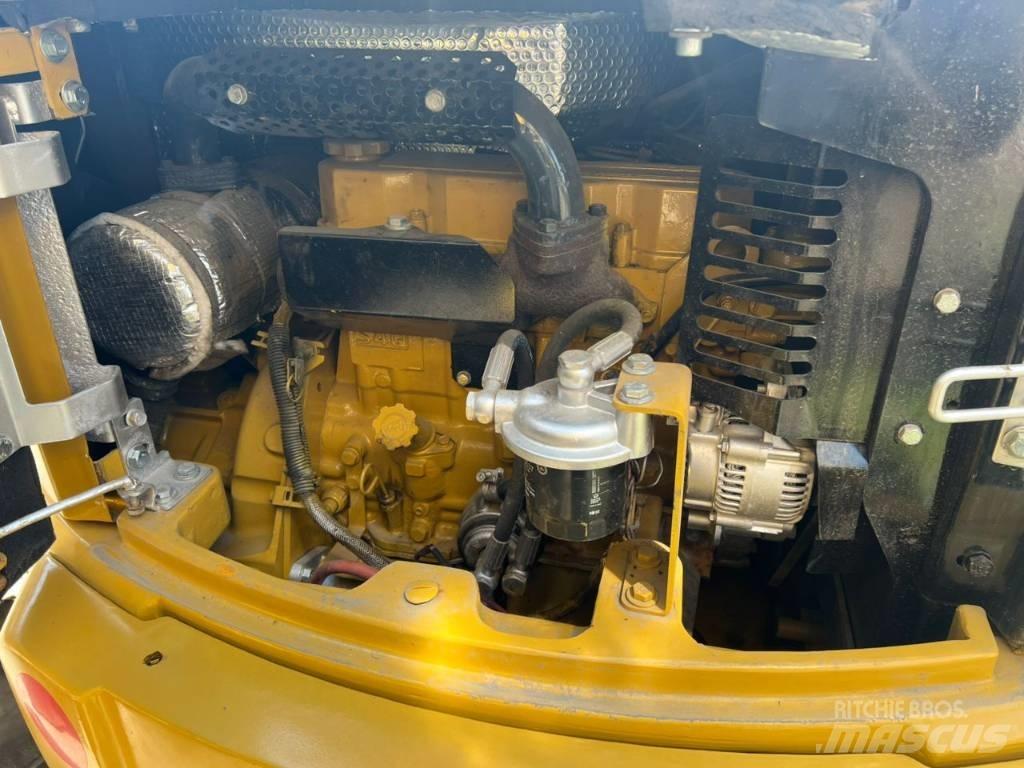 CAT 304 C 大型油圧ショベル12t以上（パワーショベル・ユンボ）