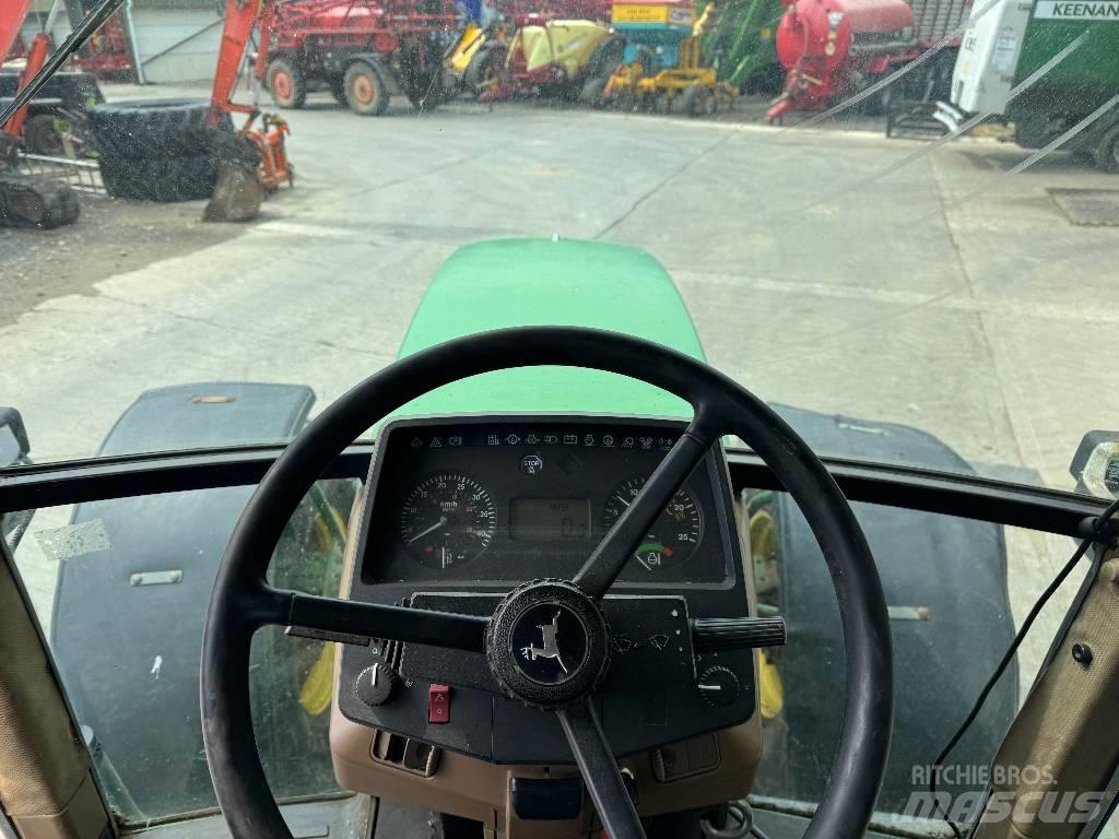John Deere 6800 トラクター