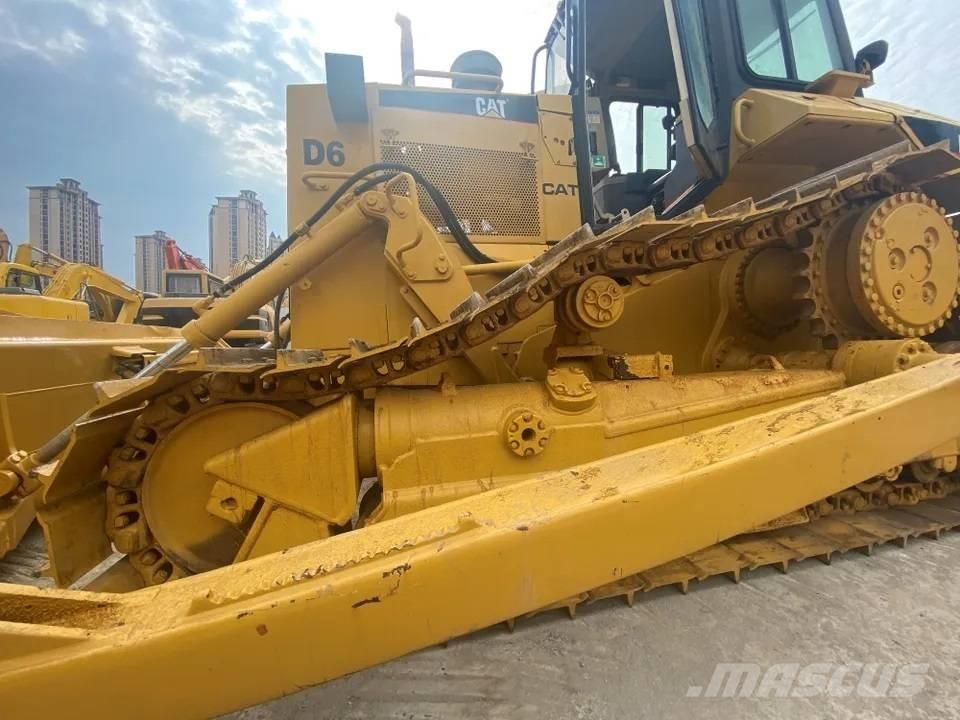 CAT D6R ブルドーザー