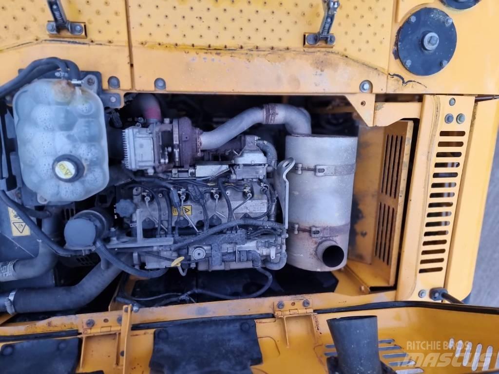 JCB JS 220 LC 大型油圧ショベル12t以上（パワーショベル・ユンボ）
