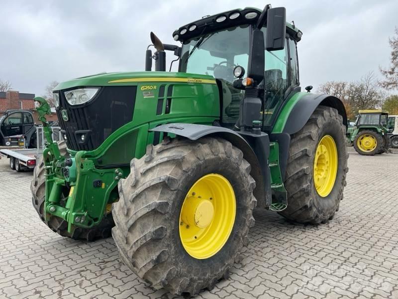 John Deere 6250R トラクター