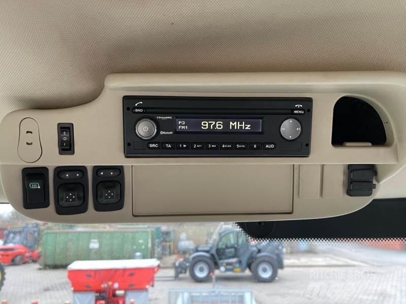 John Deere 6250R トラクター