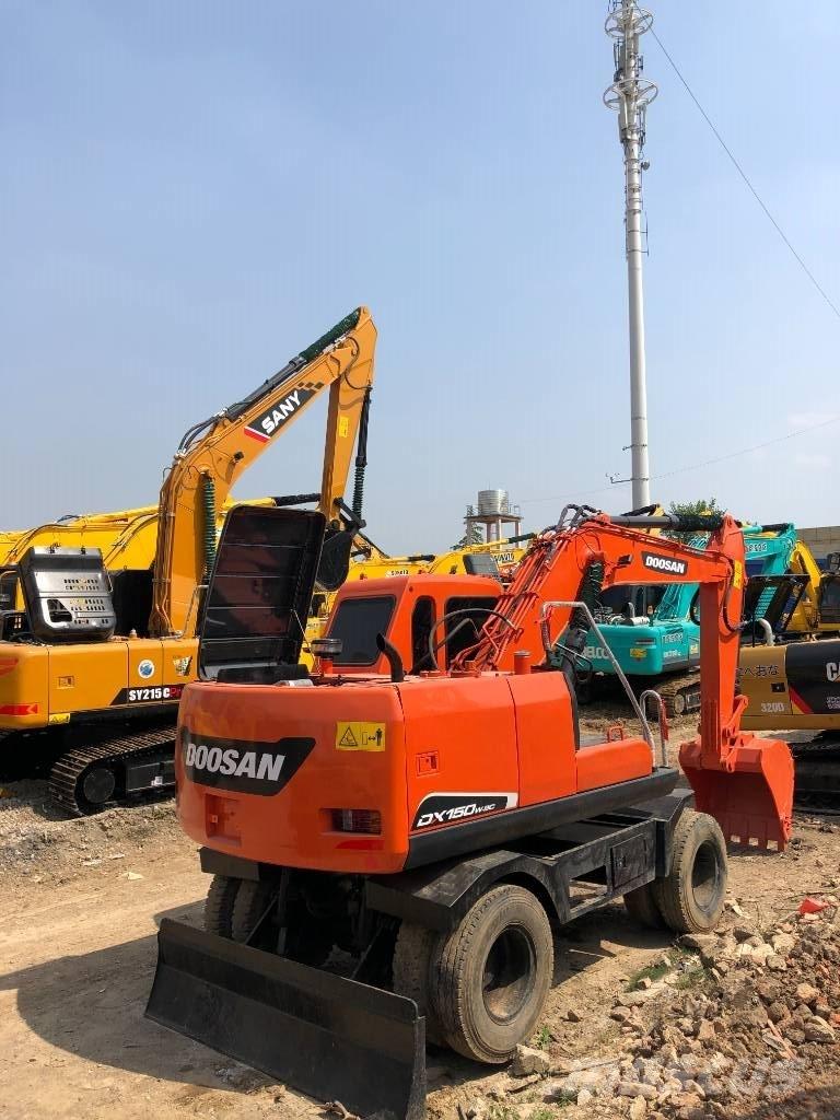 Doosan DX150W ホイール式油圧ショベル（パワーショベル・ユンボ・バックホー）