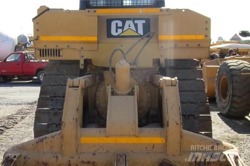 CAT D6R2 ブルドーザー