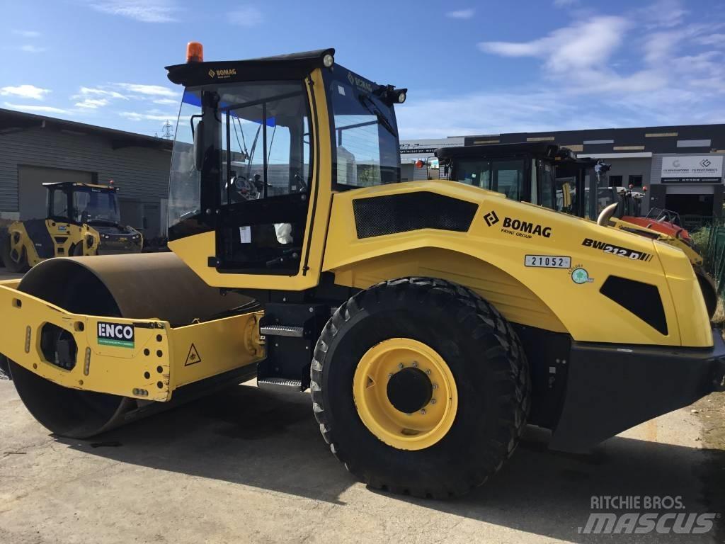 Bomag BW212D5 ソイルコンパクター