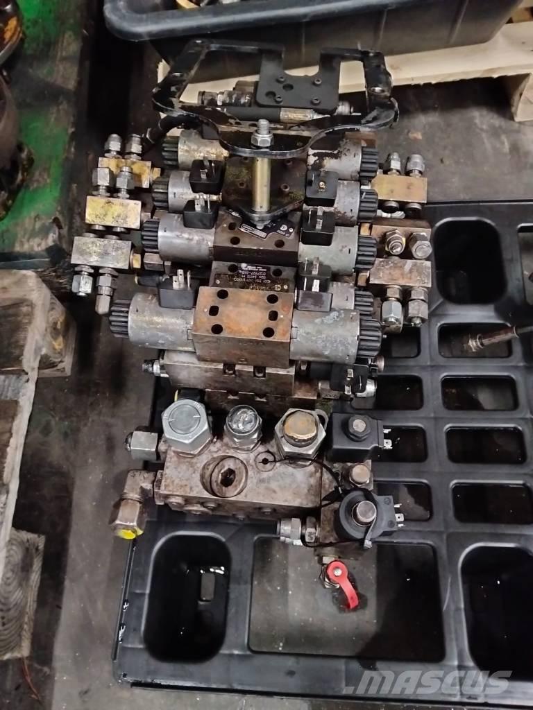 Denison 19517002 油圧機