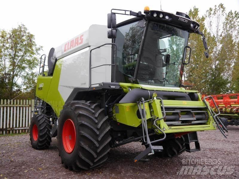 CLAAS TRION 660 コンバイン