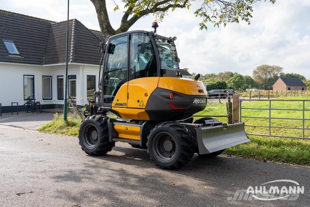 Mecalac 7 MWR Engcon ホイール式油圧ショベル（パワーショベル・ユンボ・バックホー）