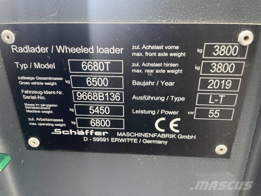 Schäffer 6680T 農業用テレハンドラー