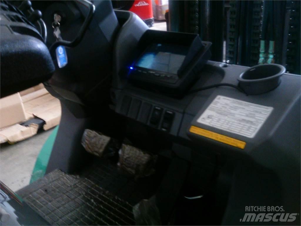 Mitsubishi FG30NTD LPGフォークリフト