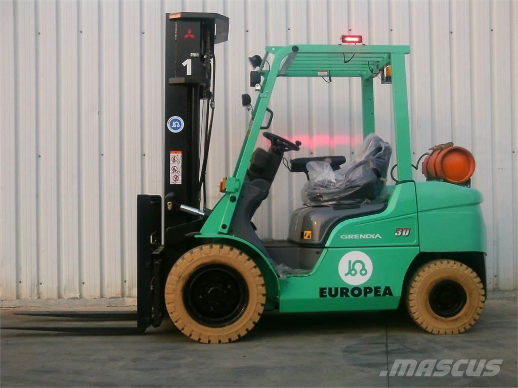 Mitsubishi FG30NTD LPGフォークリフト