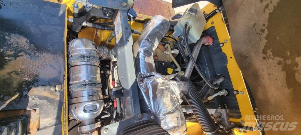 JCB NC ST-9 アーティキュレート式ダンプトラック