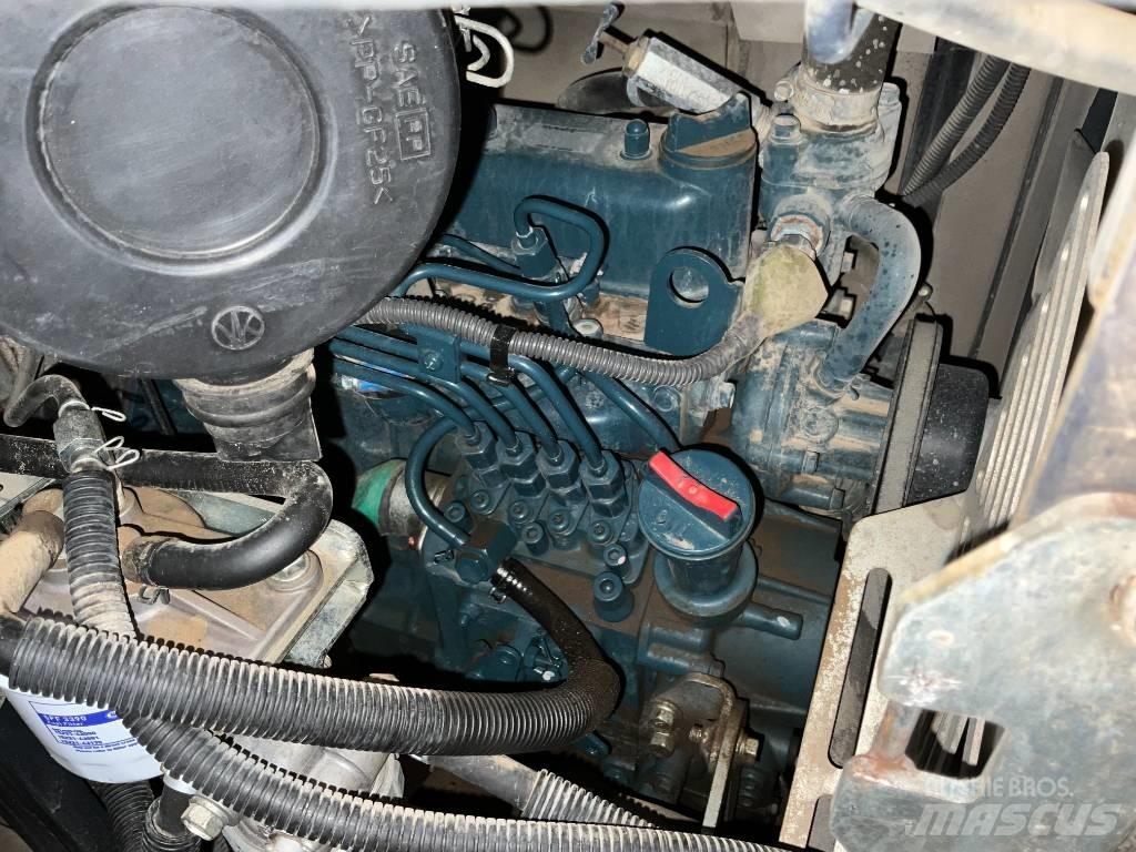 Kubota KX 027-4 ミニ油圧ショベル 7t以下（ミニユンボ・ミニディガー）