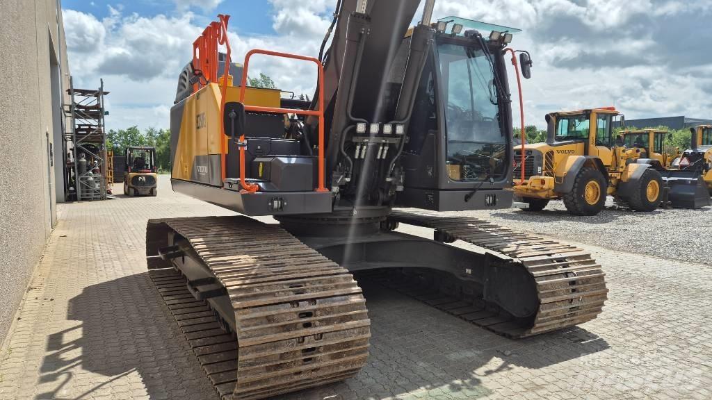 Volvo EC 250 EL 大型油圧ショベル12t以上（パワーショベル・ユンボ）