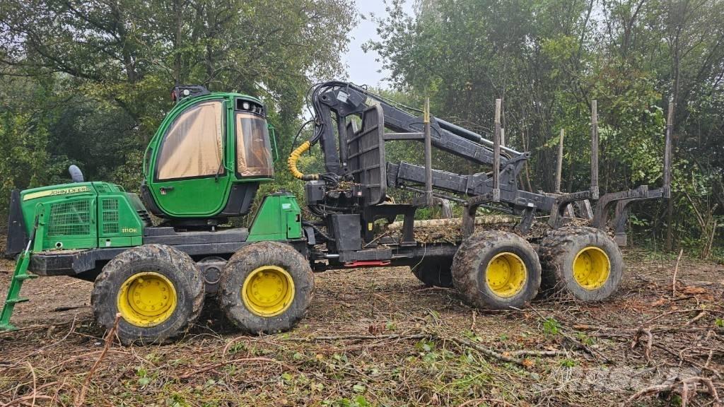 John Deere 1110 E フォワーダー