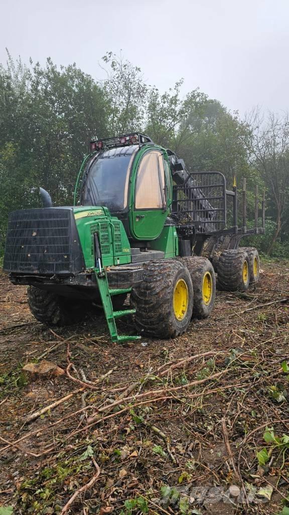 John Deere 1110 E フォワーダー