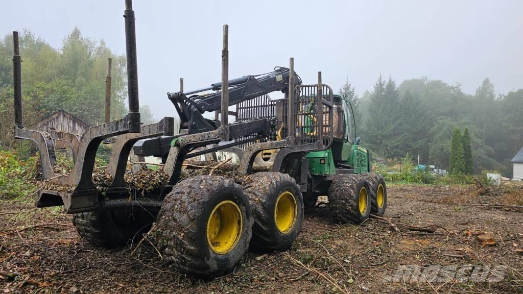 John Deere 1110 E フォワーダー