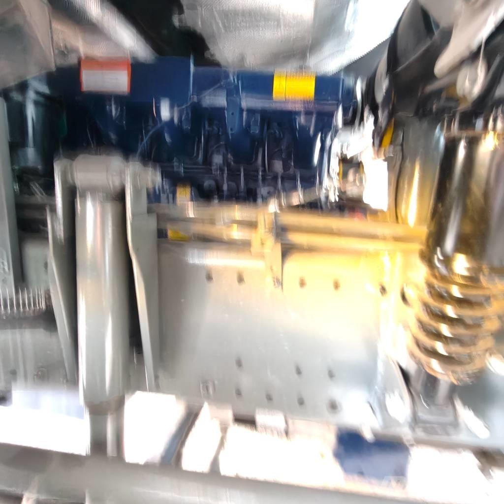 Howo 371 8x4 ダンプ