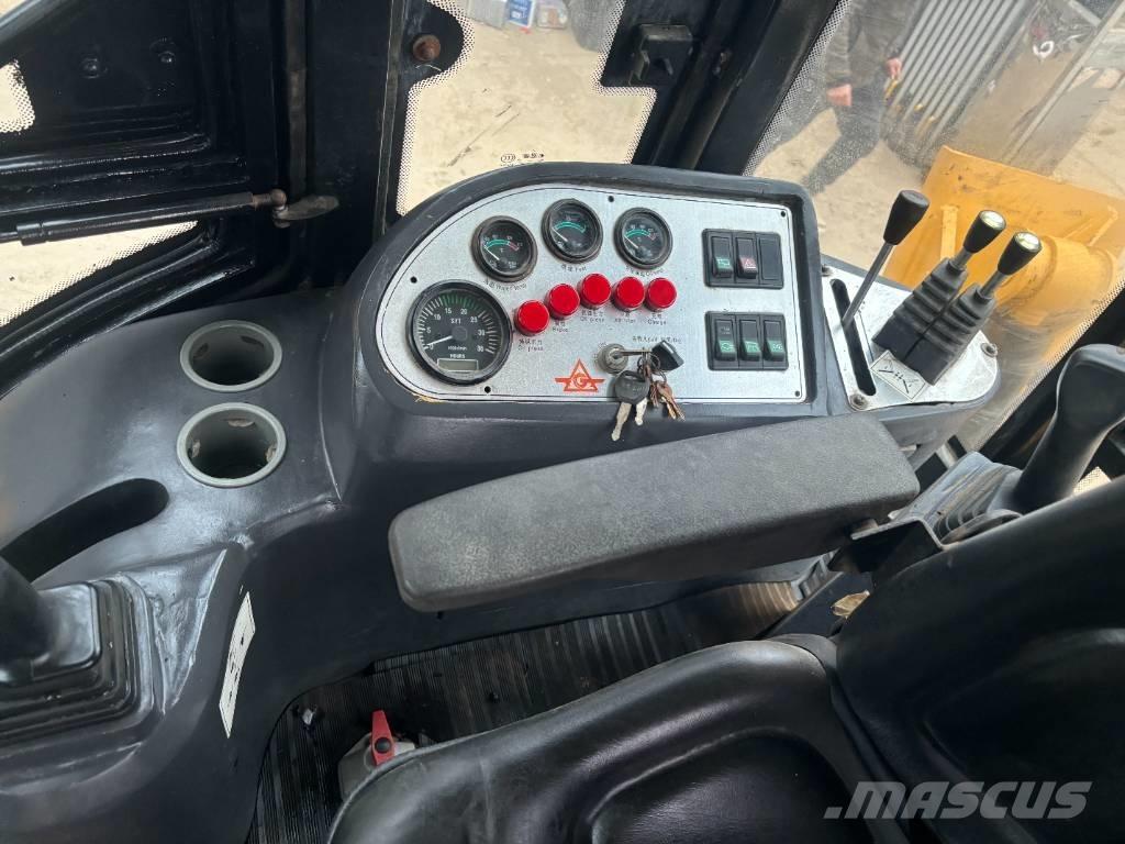CAT 420 F バックホーローダー