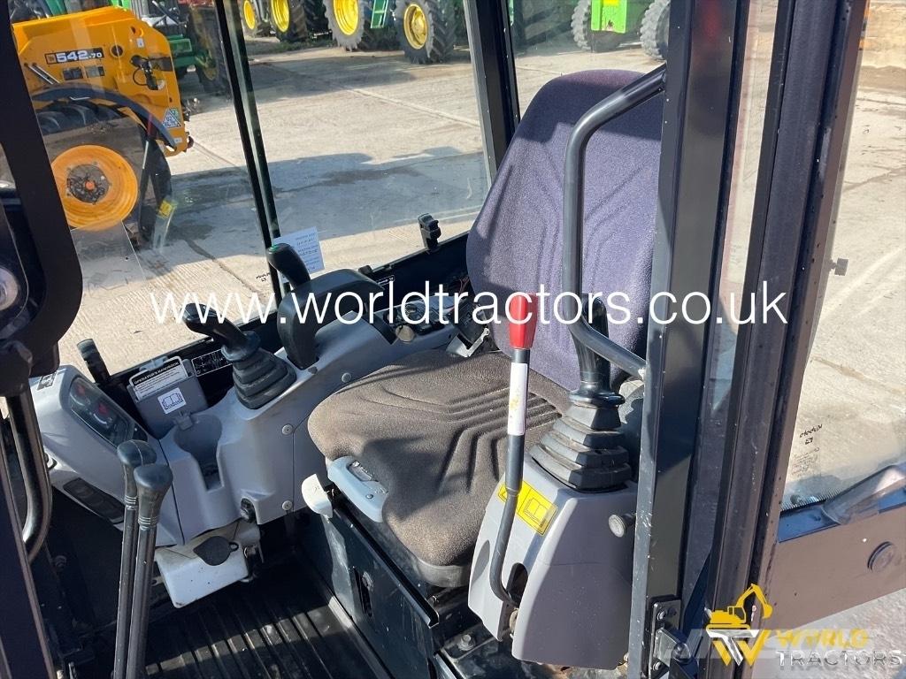 Kubota U 27-4 ミニ油圧ショベル 7t以下（ミニユンボ・ミニディガー）