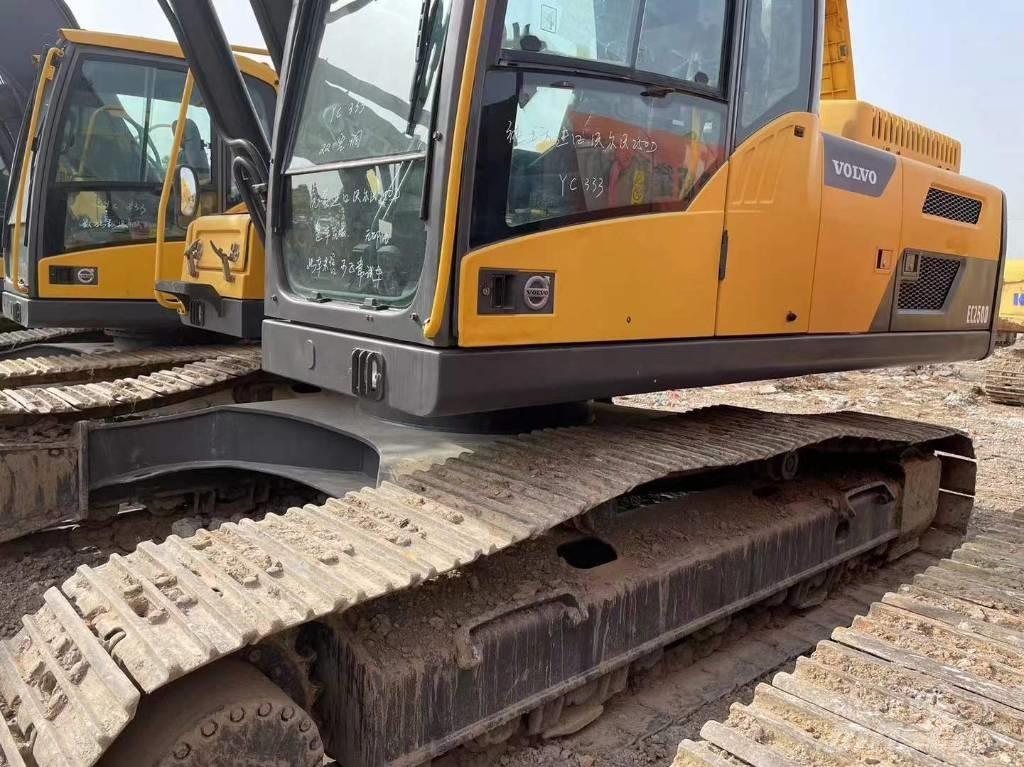 Volvo EC 250 D L 大型油圧ショベル12t以上（パワーショベル・ユンボ）