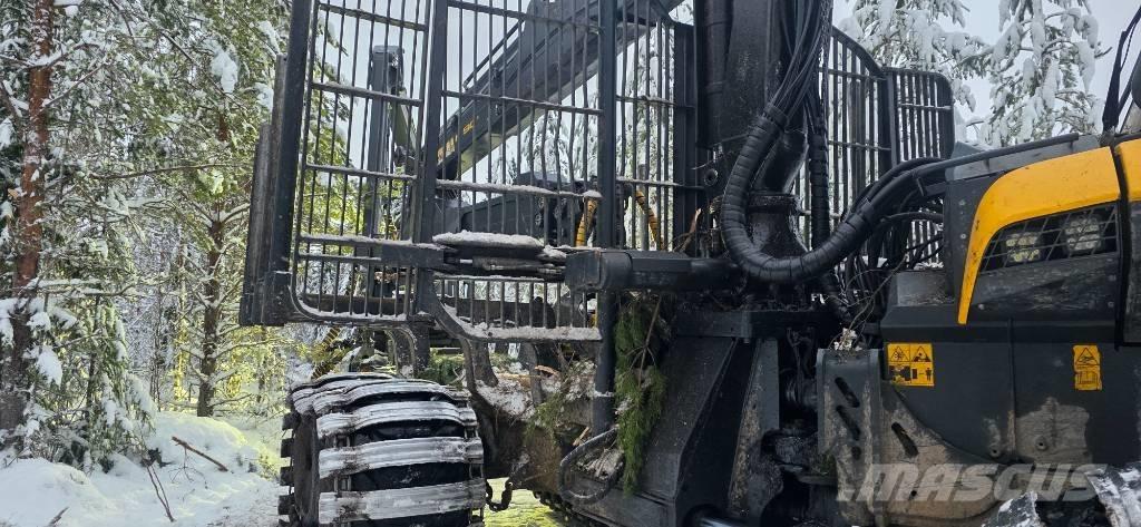 Ponsse Buffalo 8W フォワーダー