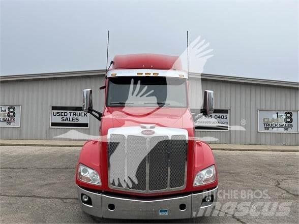 Peterbilt 579 中古トラクターヘッド | トレーラーヘッド