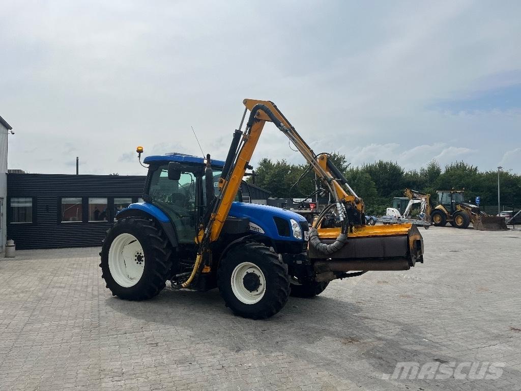 New Holland TS 115 A トラクター