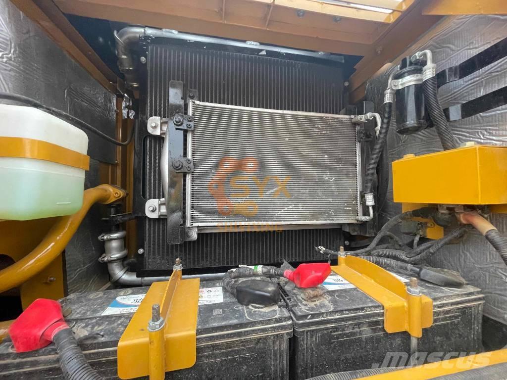 Sany SY 215 C 大型油圧ショベル12t以上（パワーショベル・ユンボ）