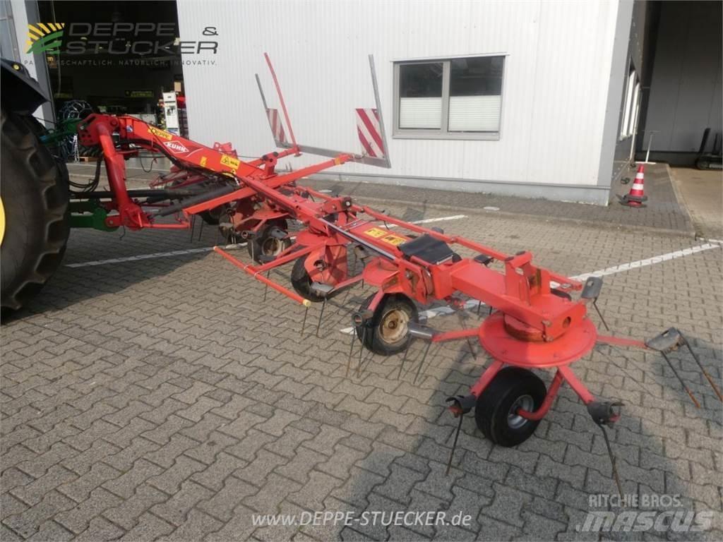 Kuhn GF 8702 テッダー・テッダーレーキ