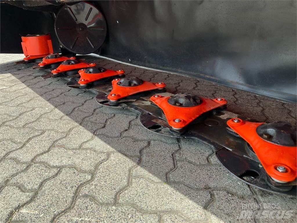 Kubota DM4032 モアーコンディショナー
