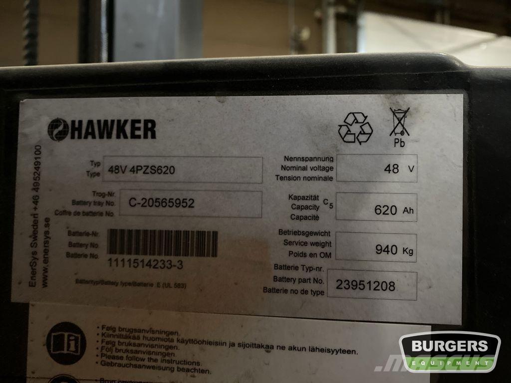 BT RRE140 リーチフォークリフト