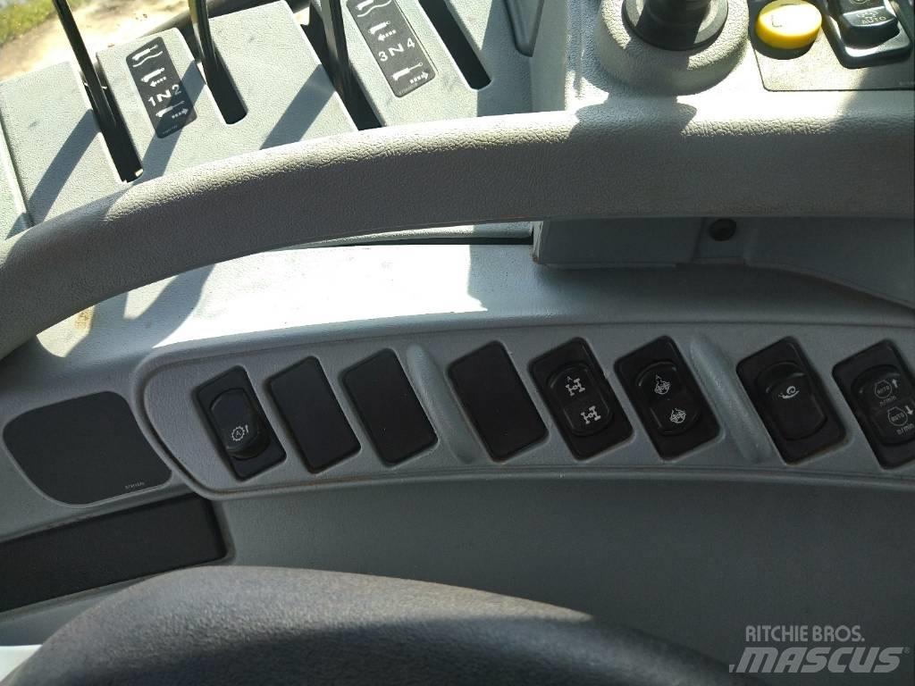 New Holland T 6.175 トラクター